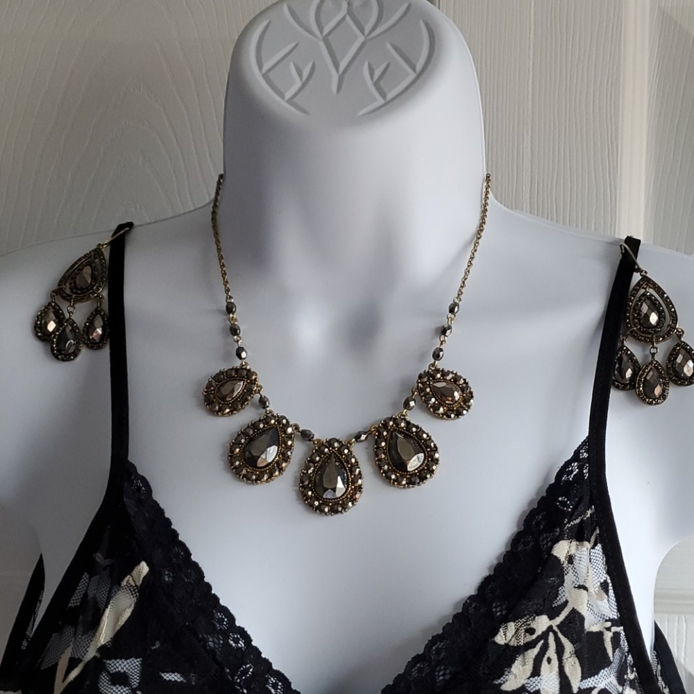 Avon necklace and earrings